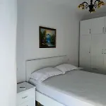 Freskia , Golem (Tirana)