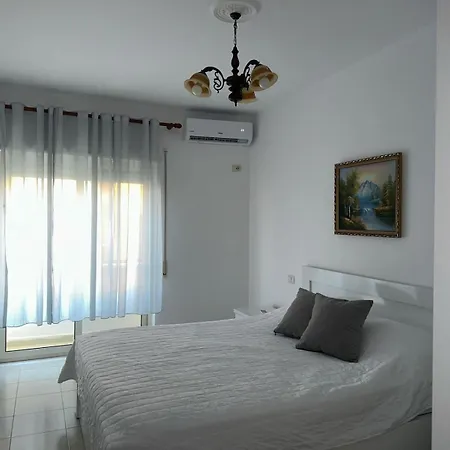 Freskia , Apartment