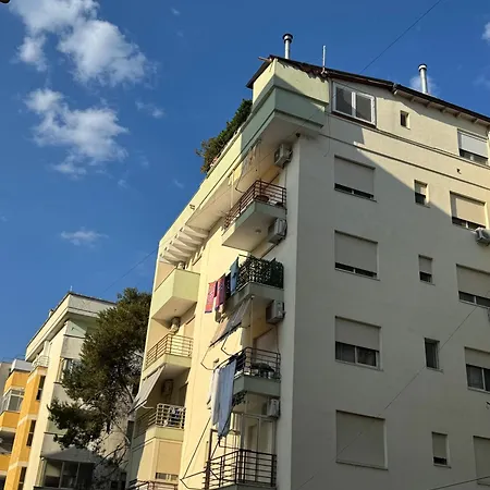 Freskia , Apartment